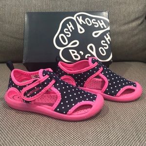 *NWT* Osh Kosh B’gosh Aquatic Shoe